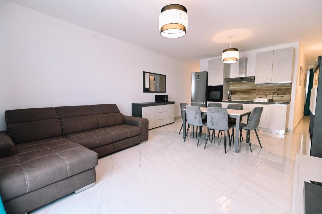 Spacious 3 Bedroom In Sliema! Exterior foto