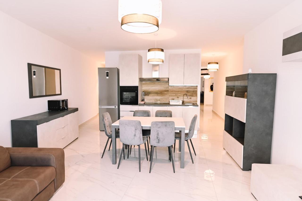 Spacious 3 Bedroom In Sliema! Exterior foto